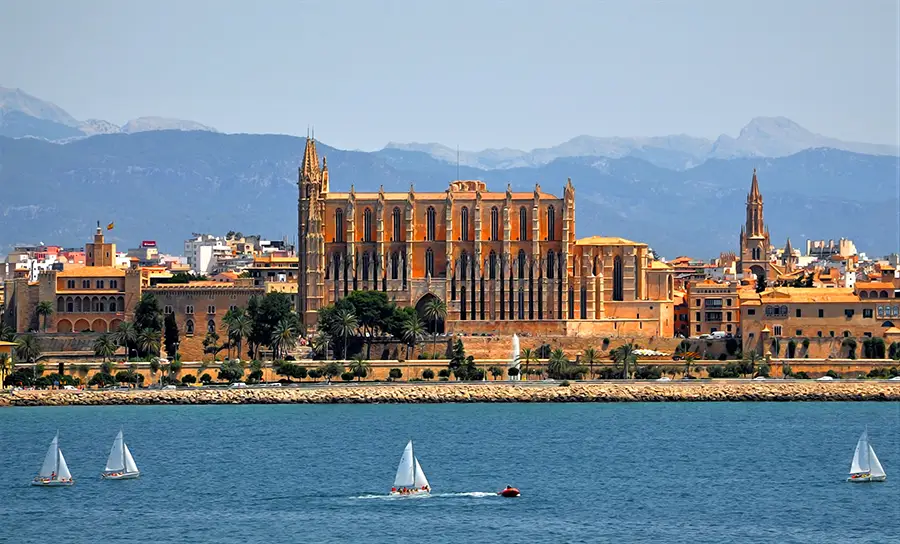 Widok na katedrę na Majorce