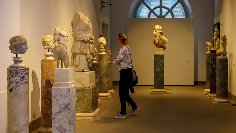 Muzeum Palatynu w Rzymie sala z posągami