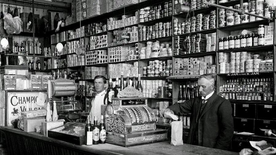 Galeria La Fayette w Paryżu na starych fotografiach