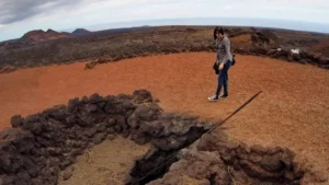 Lanzarote jest pełna dziur gorących i dusznych