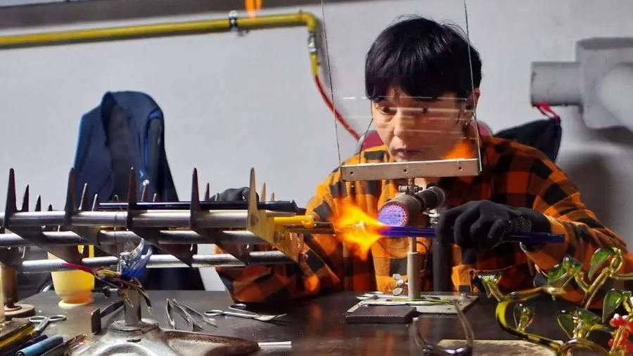 Dmuchacz szkła z Huty Szkła Kryształowego Julia w Piechowicach