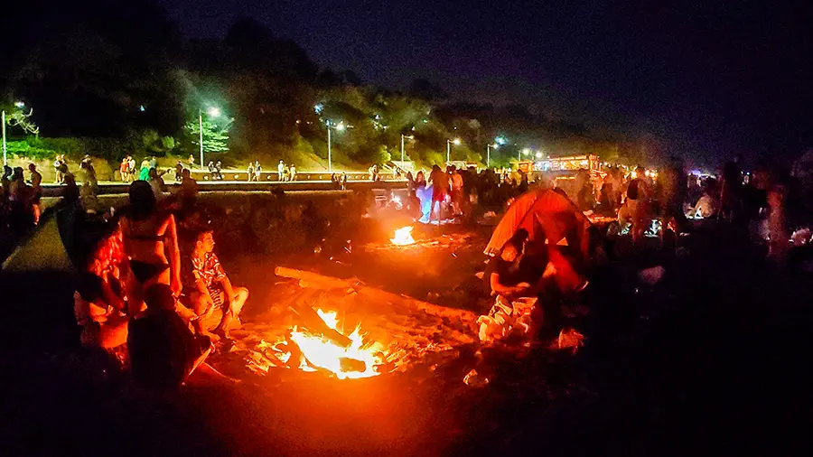 Ogniska na plaży w Bułgarii