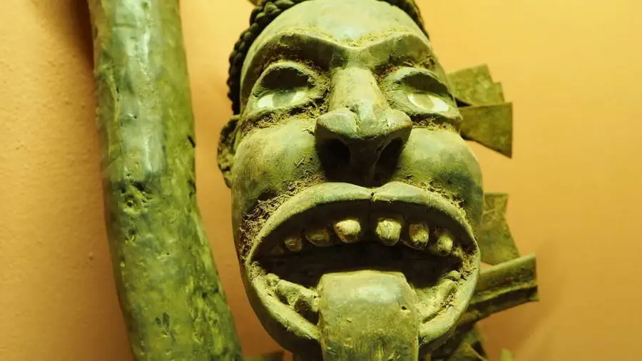 Maska demona z muzeum w Rondzie
