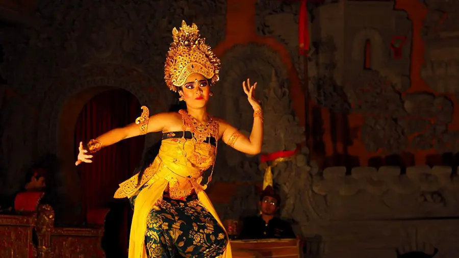 Zespół tancerze z wyspy Bali