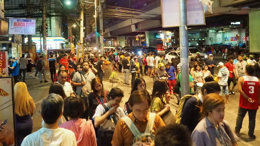 Manila atrakcje. Tłumy na ulicach Manili 