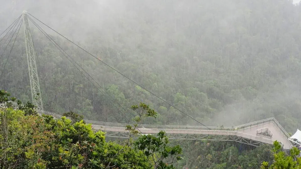 Langkawi Sky Bridge Langkawi i mgła nad dżunglą