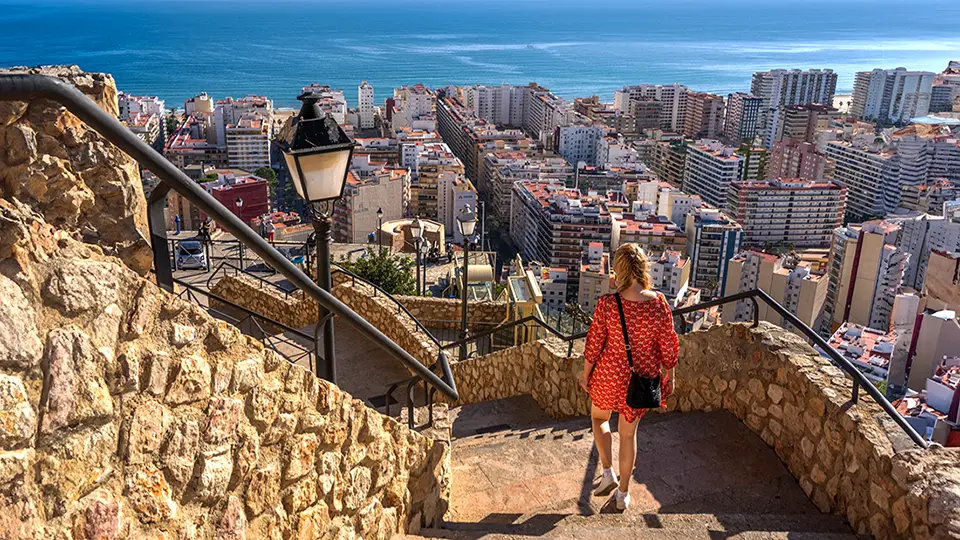 Zamek w Cullera zabytek i atrakcja turystyczna Walencji