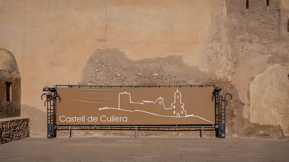 Dziedziniec zamku w Cullera