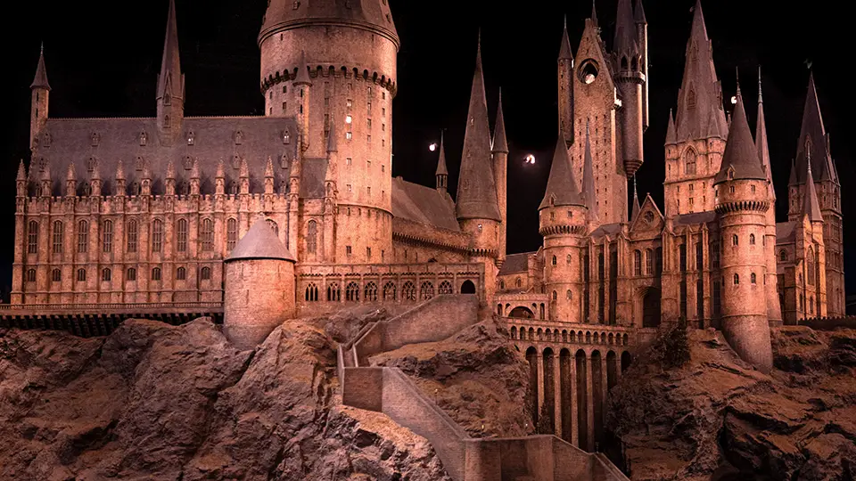 Zwiedzanie Warner Bros Studio w Londynie. Miniaturowy Hogward.