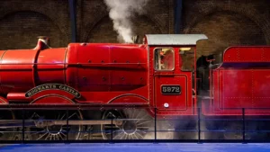 Zwiedzanie Warner Bros Studio w Londynie. Harry Potter i Hogwart Express pociąg do szkoły magii