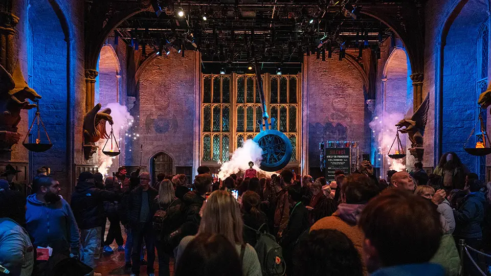Zwiedzanie Warner Bros Studio w Londynie. Harry Potter i wielka jadalnia w Hogwarcie.
