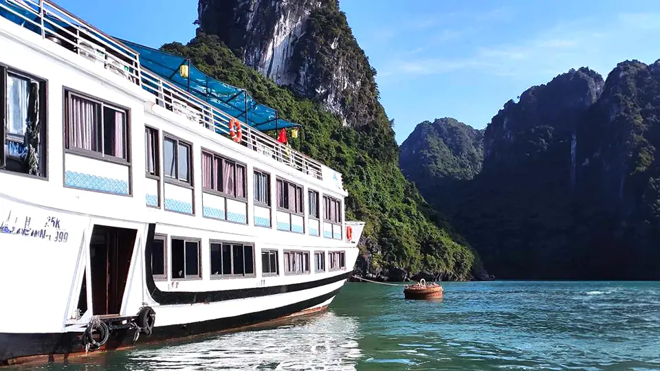 Wycieczka statkiem po Wietnamie