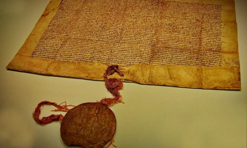 Muzeum Początków Państwa Polskiego w Gnieźnie Stary dokument z pieczęciom 