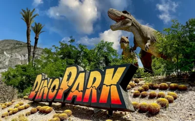 Dino Park Algar prehistoryczny plac zabaw pełen dinozaurów