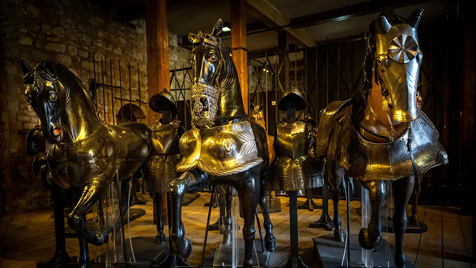 Tower of London zbrojownia i pancerze końskie 