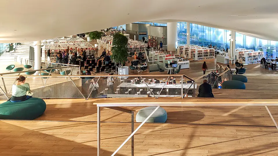 Biblioteka Oodi w Helsinkach