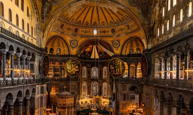 Hagia Sophia w Stambule kościół Mądrości Bożej dziś meczet