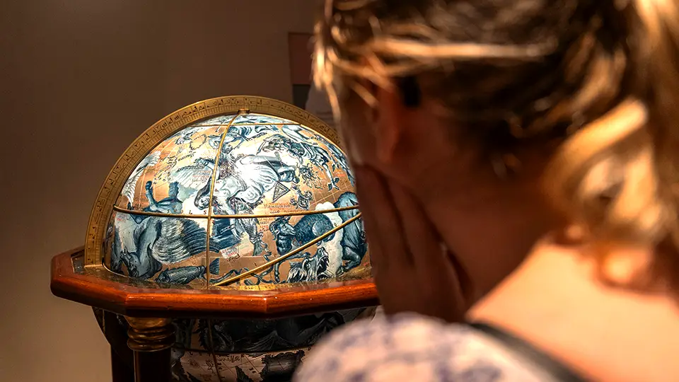 Muzeum Historii Nauki i Techniki islamskiej w Stambule globus i Magdalena Kiżewska
