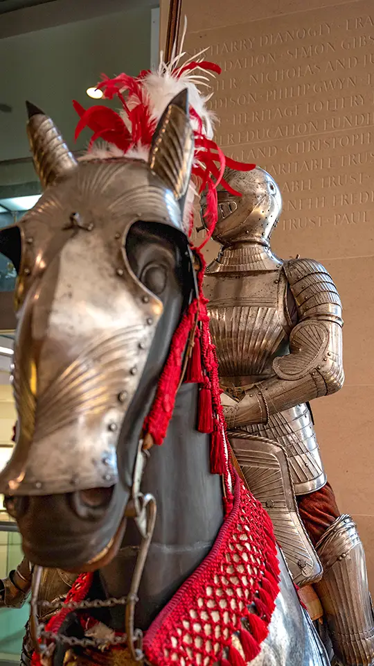 Muzeum Fitzwillam w Cambridge. Rycerska zbroja oraz zbroja końska