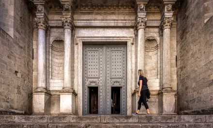 Katedra w Gironie hiszpański zabytek i atrakcja turystyczna