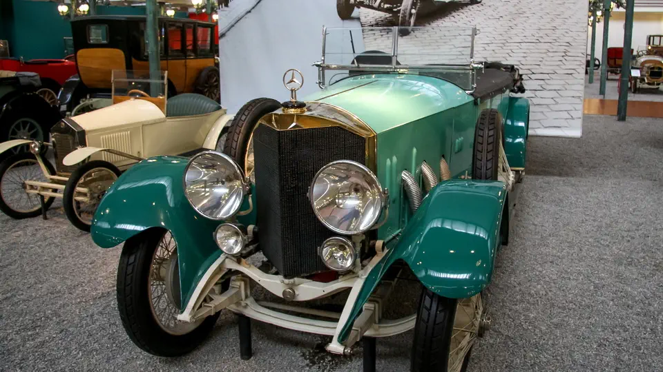 Muzeum Samochodów w Miluzie — Cite de L'Automobile.