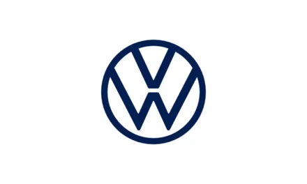 Samochód elektryczny vs hybryda – którym napędem najlepiej odkrywać europejskie szlaki?