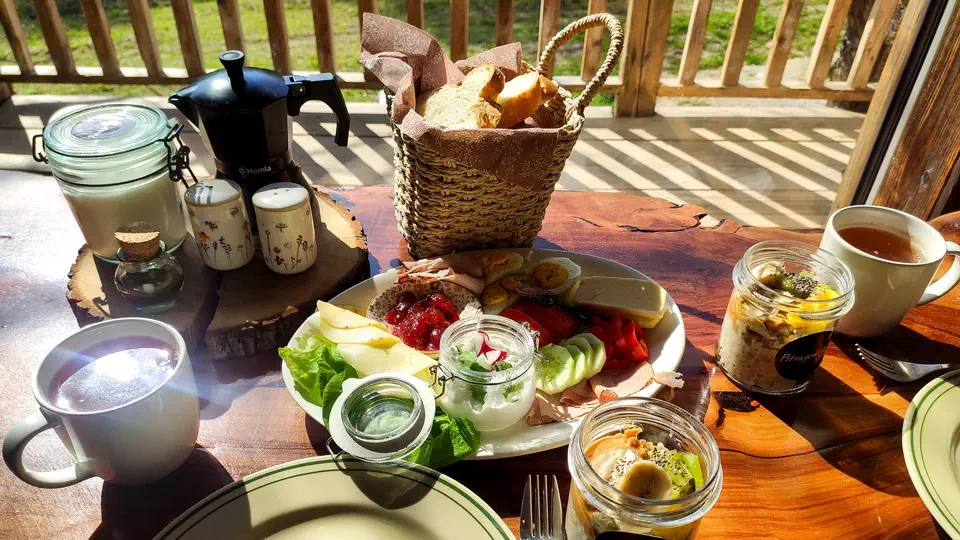 Stara Kuźnia – Domki na Drzewie w Pstrągowej.