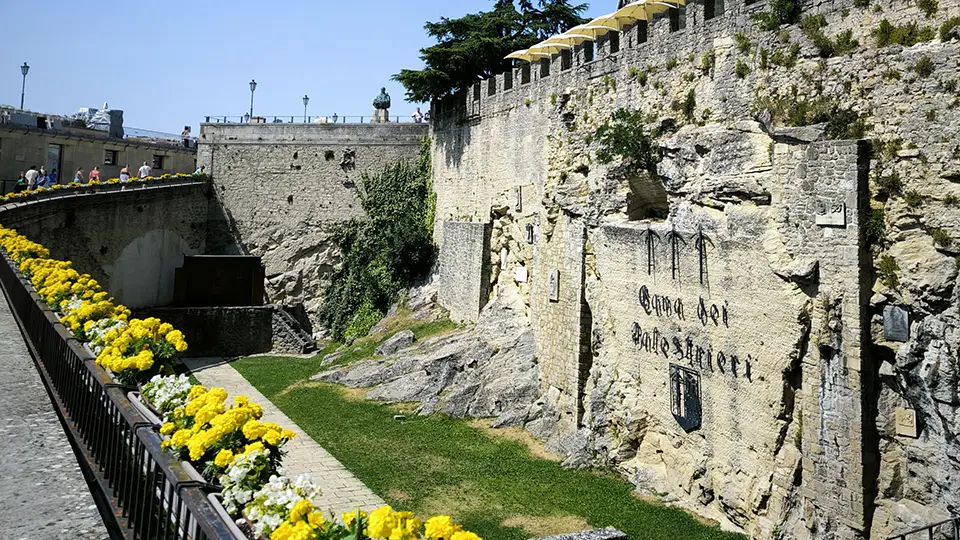 San Marino i brama kuszników.