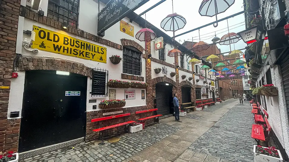 Belfast i dzielnica Cathedral Quarter.