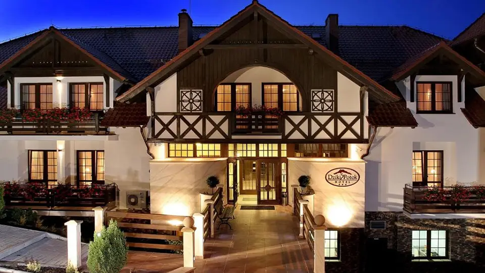 Hotel w Karpaczu zimą – komfortowy nocleg dla rodzin podczas ferii.