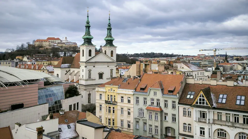 Brno i wieża starego ratusza.