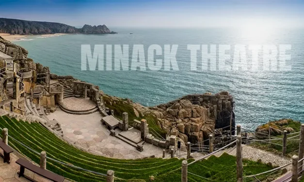 Minack Theatre w Kornwalii teatr wykuty w skałach