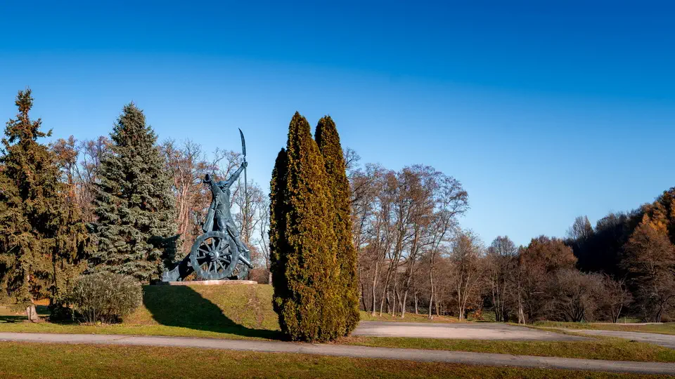 Racławice i pomnik Bartosza Głowackiego.