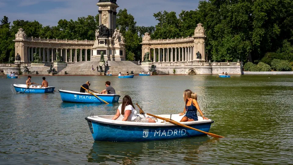 Park Retire w Madrycie, Wielki Staw i pomnik Alfonsa XII.