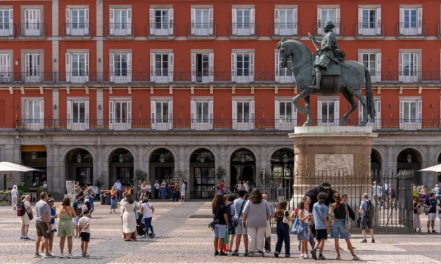 Plaza Mayor w Madrycie historia, atrakcje i ciekawe miejsca