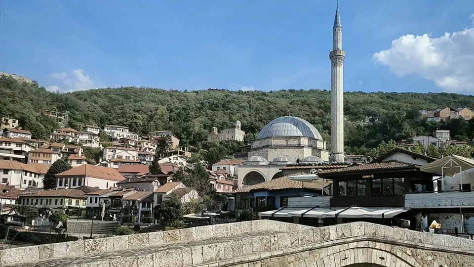 Kosowo kamienny most w Prisztinie.