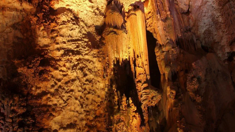 Jaskinia Cuevas del Canelobre niedaleko Alicante w Hiszpanii.